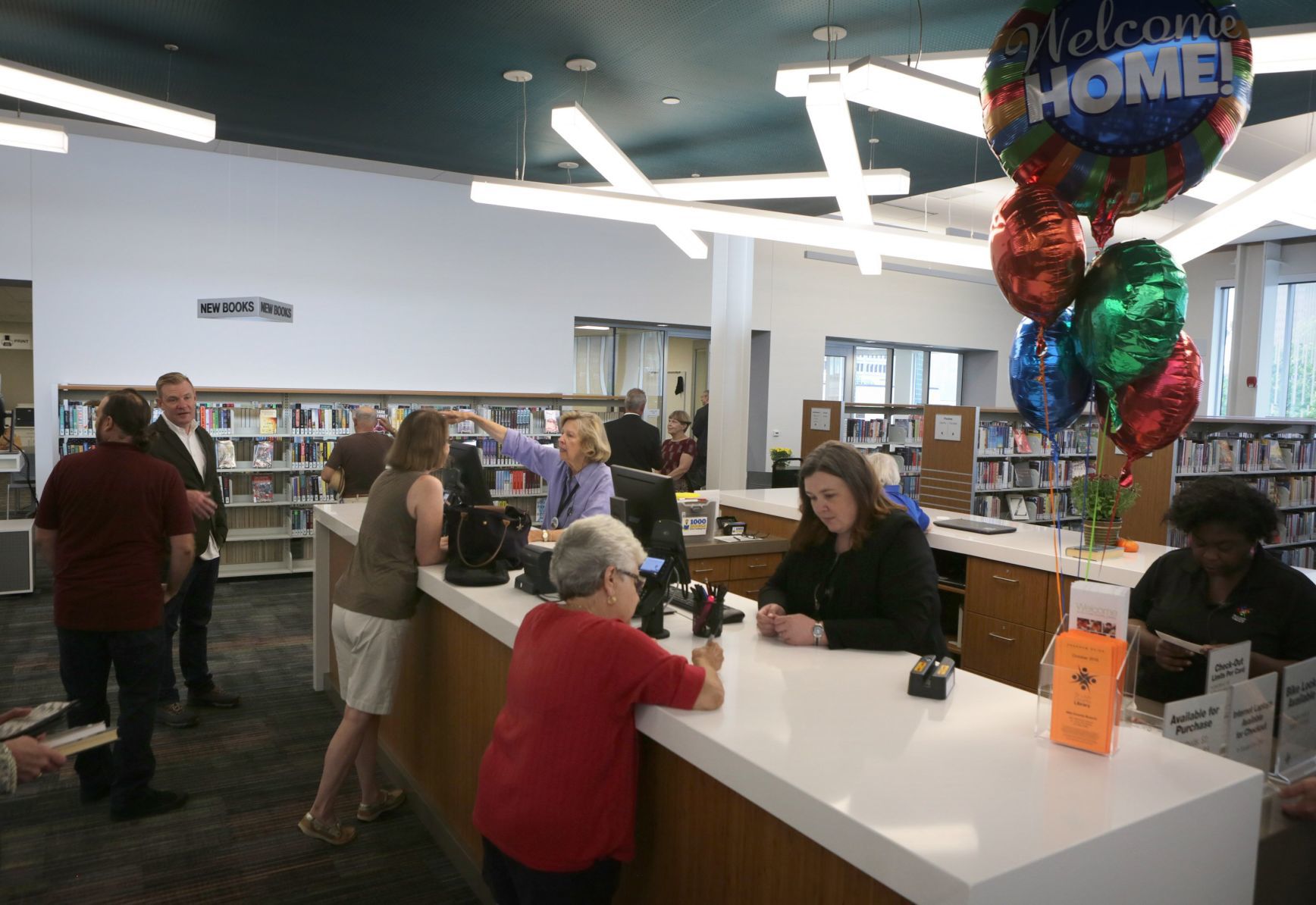 Mid-County branch of St. Louis County library reopens
